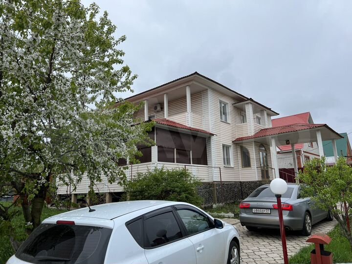 Дом 266 м² на участке 20 сот.