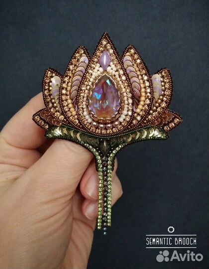 Брошь лотос