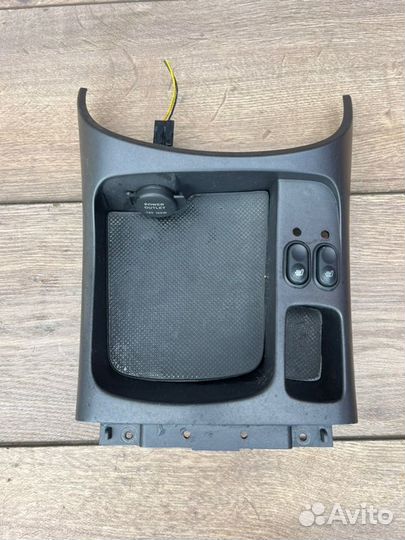 Рамка центральной консоли Hyundai Sonata V 2.0