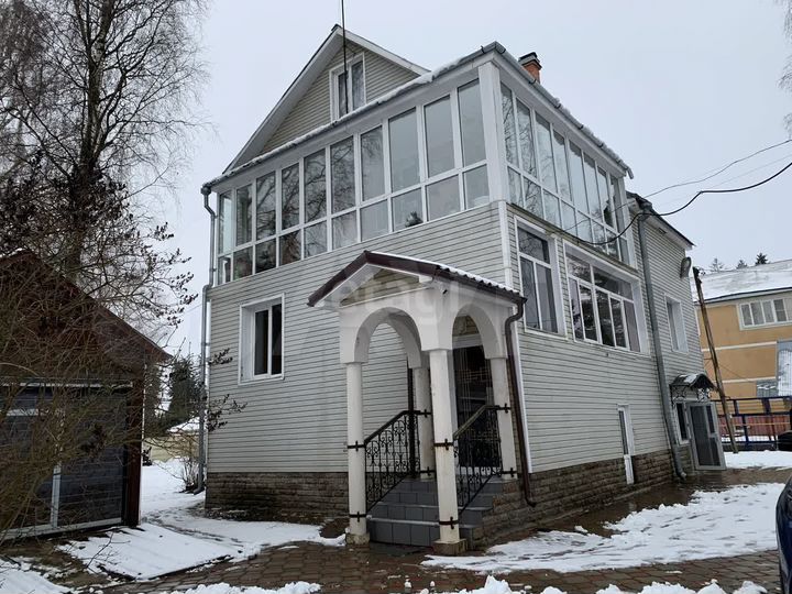 Дом 241 м² на участке 15,6 сот.