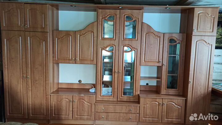 Стенка в гостиную