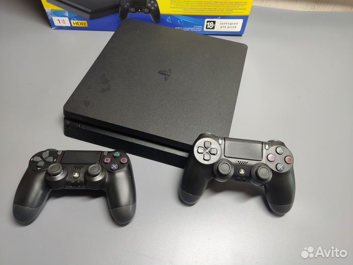 PS4 Slim 1Tb+2 джоя+MK 11, Diablo 3 и тд