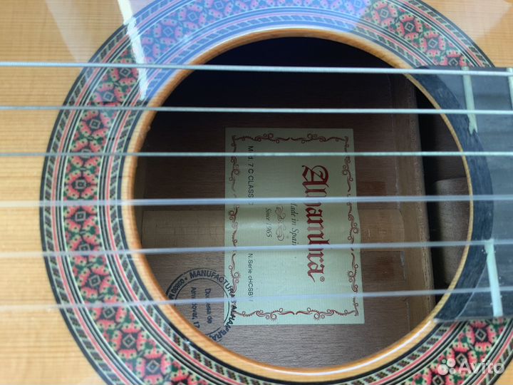 Классическая акустическая испанская гитара