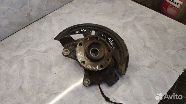 Поворотный кулак левый Renault Megan 3 Fluence