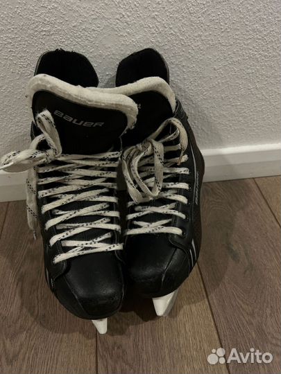 Хоккейные коньки bauer