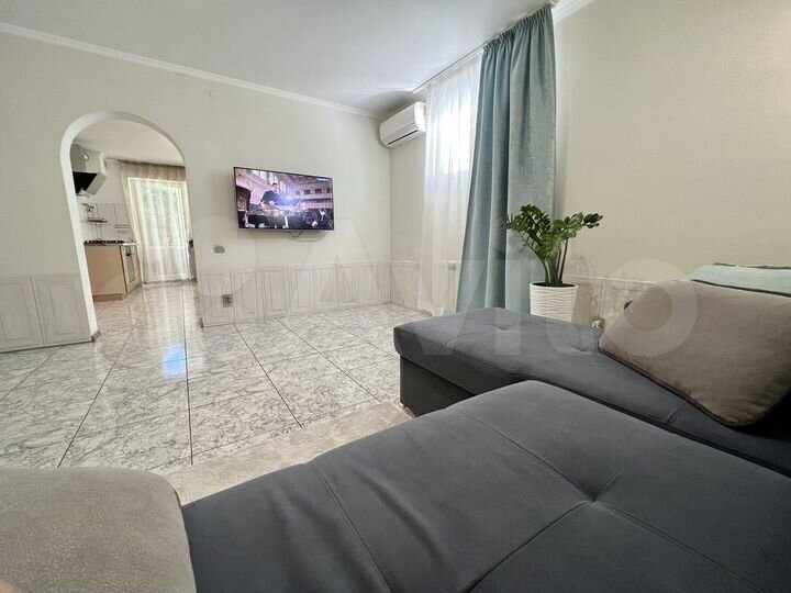 3-к. квартира, 100 м², 1/3 эт.