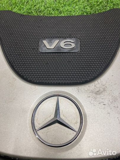 Декоративная накладка двигателя Mercedes E W211