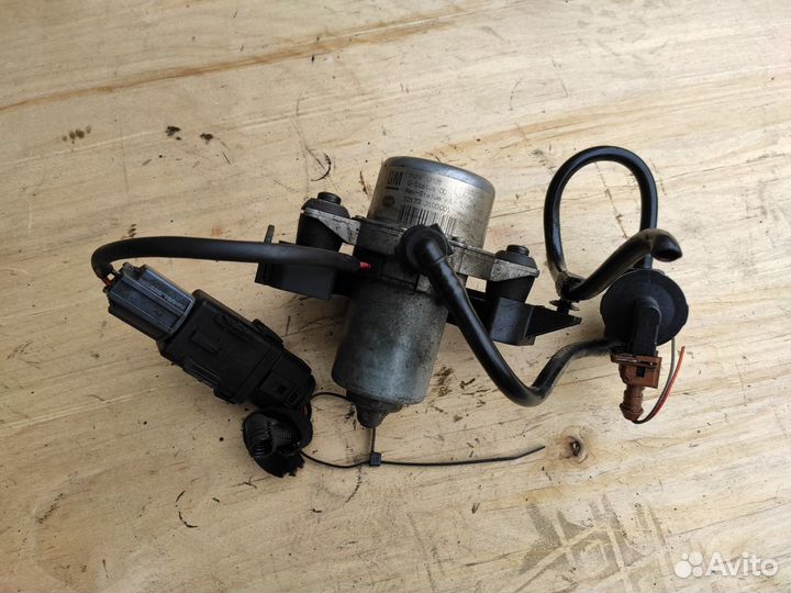 Насос тормозной вакуумный 13337744 Opel Meriva B