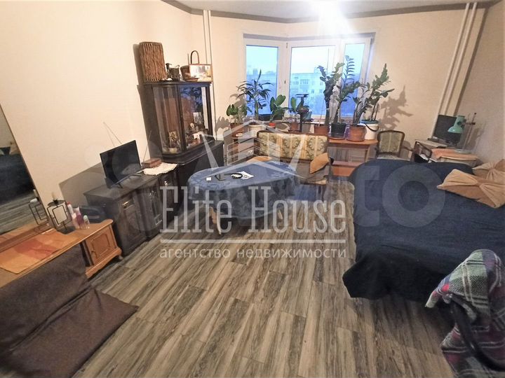 2-к. квартира, 60 м², 5/17 эт.