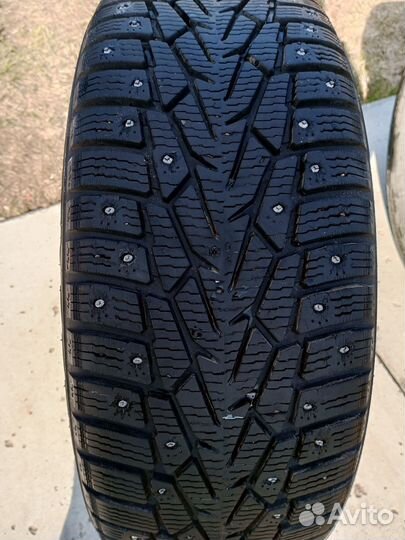 Nokian Tyres Hakkapeliitta 7 215/65 R16