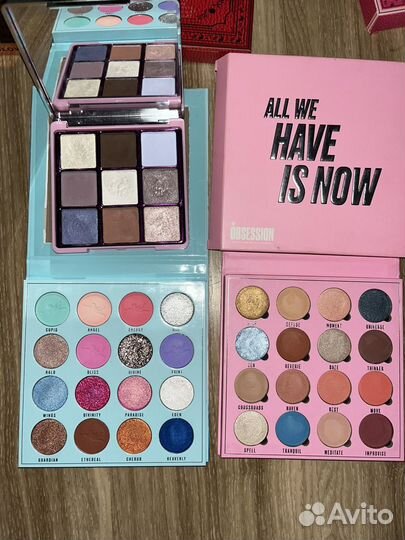 Палетки теней makeup revolution