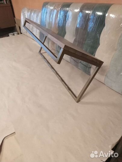 Вешалка настенная из металла и массива бука