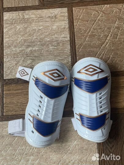 Щитки футбольные детские