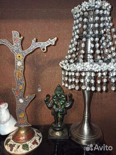 Статуэтка, подсвечник, шкатулка