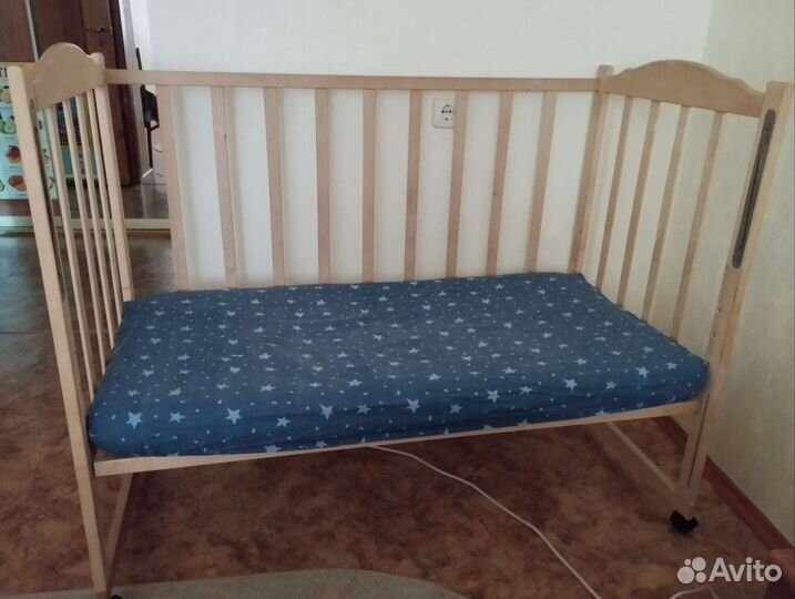 Детская кровать с матрасом