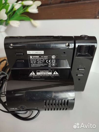 Радиочасы Vitek
