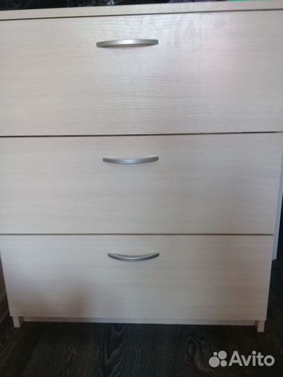 Тумба с выдвижными ящиками