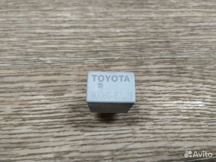 Реле 9008087019 Toyota Avensis 2