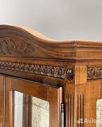 Шкаф витрина для посуды Венеция