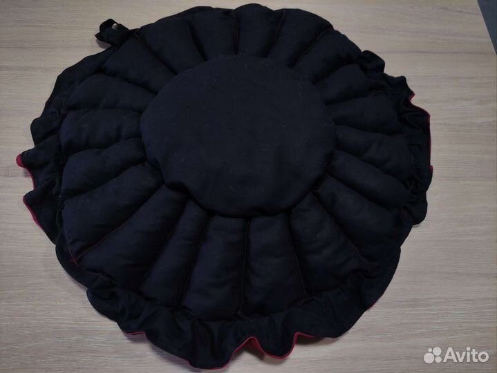 Лежанка для кошек