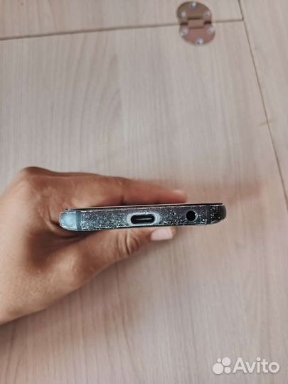Телефон Samsung galaxy a3 2017