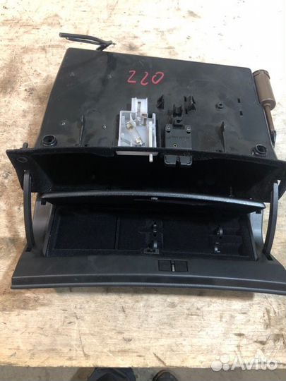 Бардачок Mercedes-Benz S-Class W220 M113E50