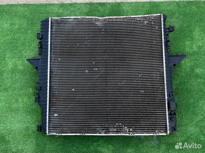 Радиатор охлаждения Range Rover Sport 4.4 LR021777