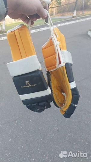 Краги хоккейные СССР 1981 год, новые