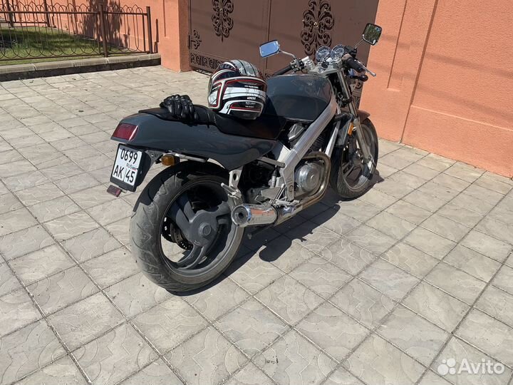 Хонда NT650 bros