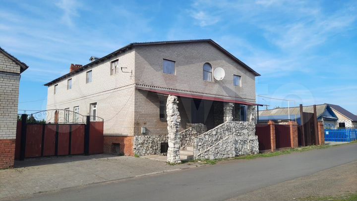 Коттедж 210 м² на участке 14 сот.