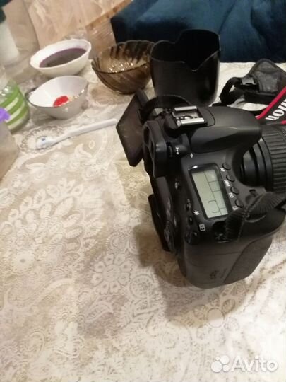 Зеркальный фотоаппарат Canon eos 60D