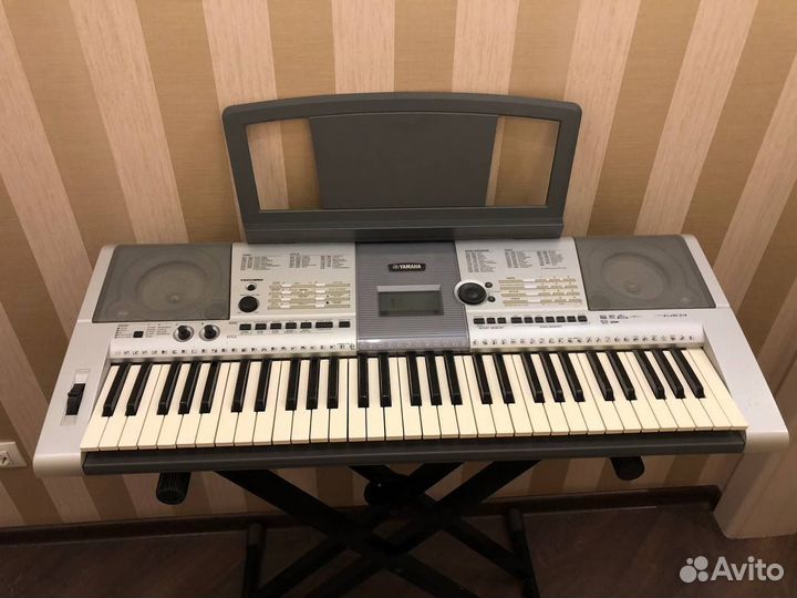 Синтезатор Yamaha PSR E403