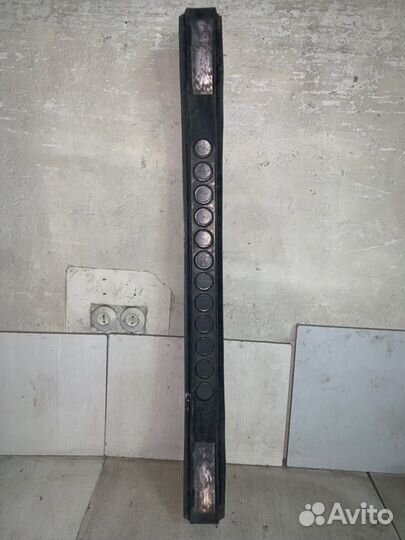 Усилитель бампера передний Volkswagen Passat B5