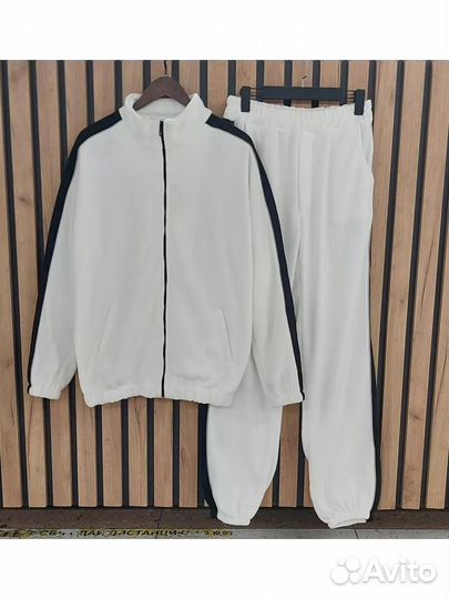 Стильный спортивный костюм двойка