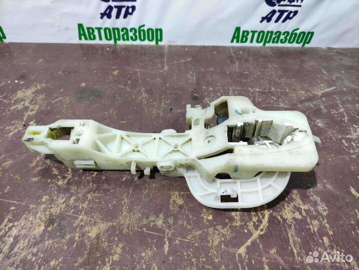 Кронштейн ручки двери задней KIA Sportage 3