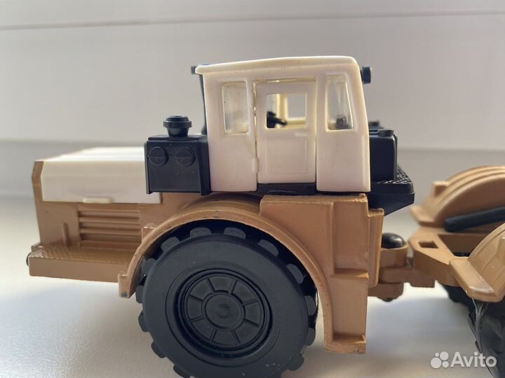 Трактор 1:43 кировец к-700