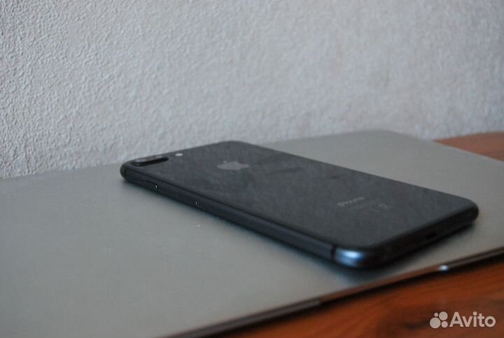 iPhone 8 Plus, 64 ГБ