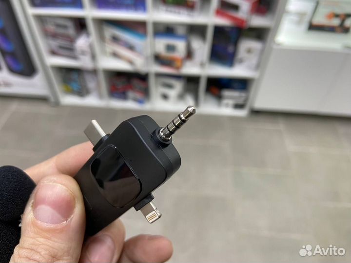 Беспроводной петличный микрофон 3 разъема