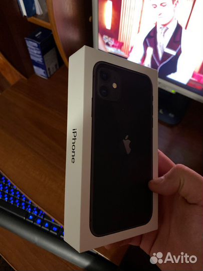 iPhone 11, 64 ГБ