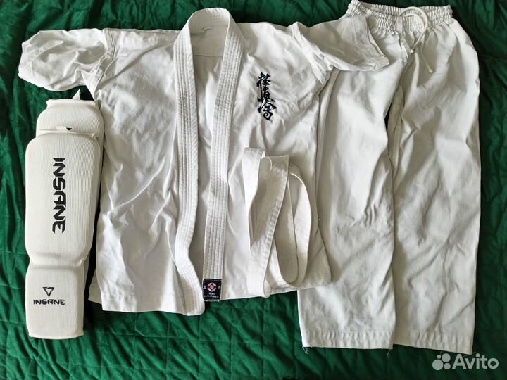 Кимоно 128 размер + защита голени