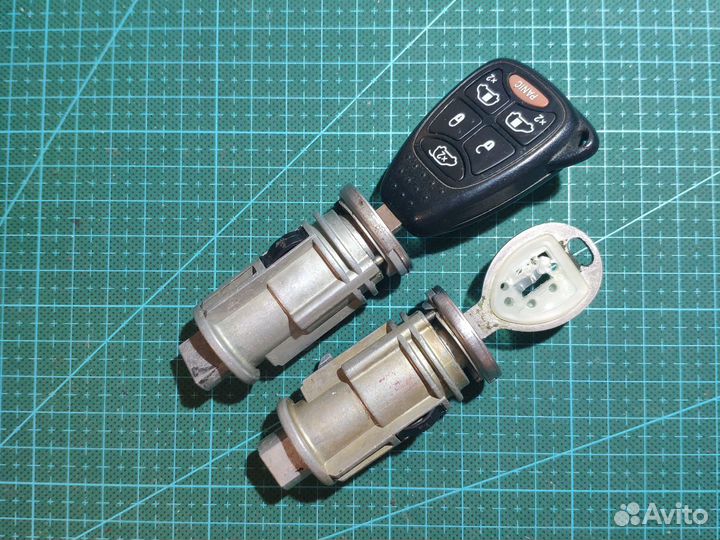 Личинка замка с ключем Chrysler