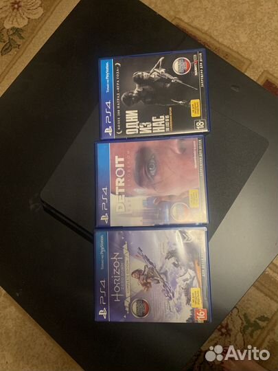 PS4 slim + 3 игры в комплекте (торг есть )
