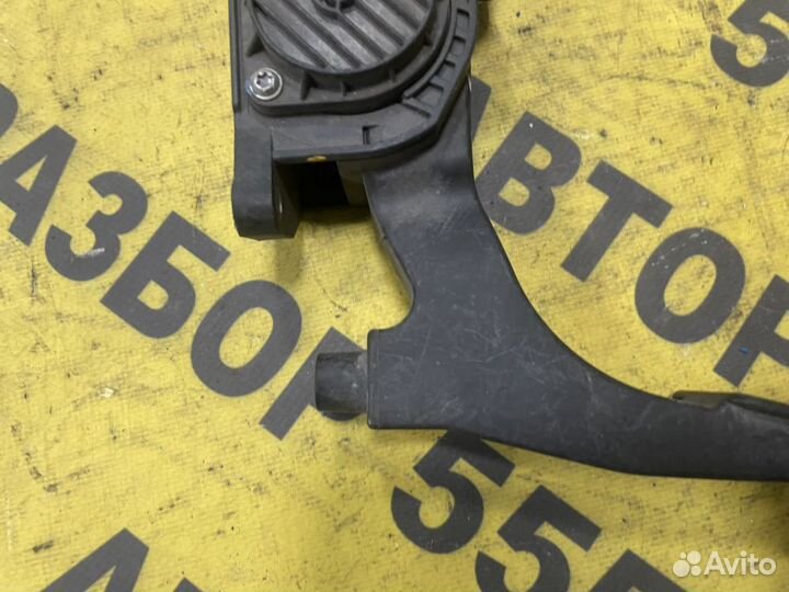 Педаль газа Skoda Fabia 1