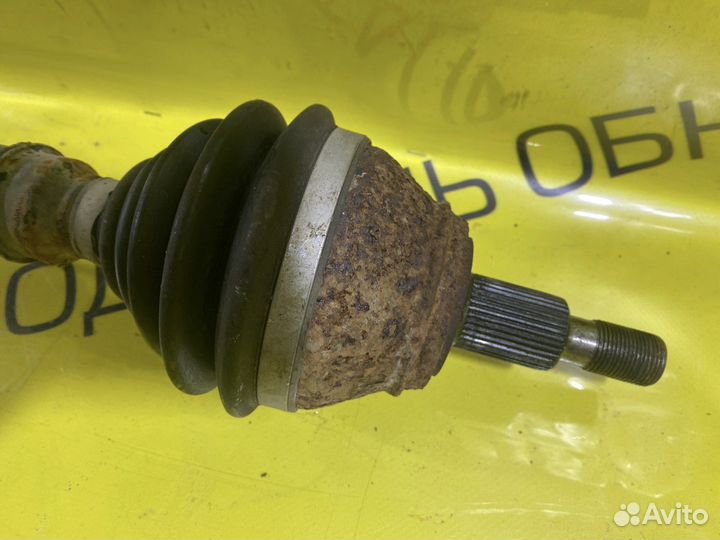 Привод правый Фольксваген Бора Пассат B5 АКПП 2,3