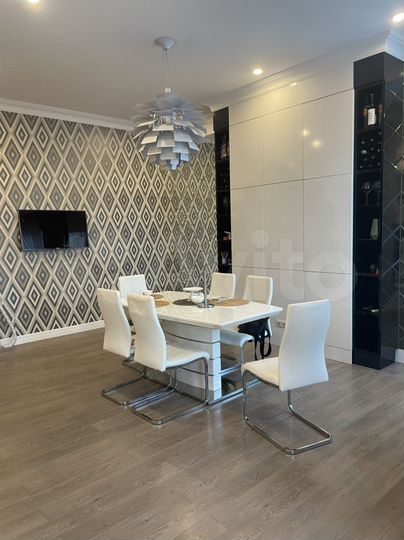 Дом 360 м² на участке 5 сот.