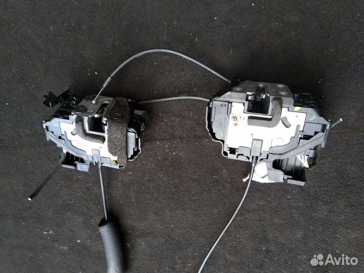 Замок двери правый рено лагуна 3 купе