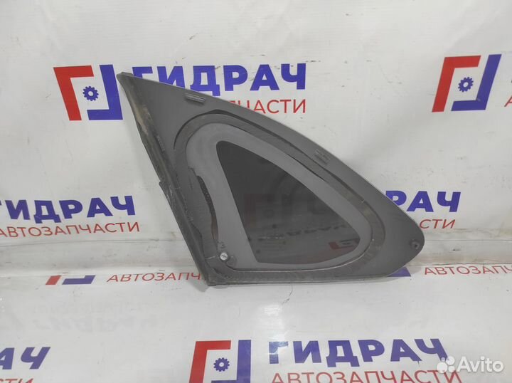 Стекло кузовное глухое правое LADA X-Ray Cross 833