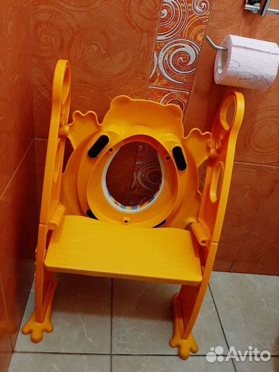 Детское сиденье для унитаза со ступенькой