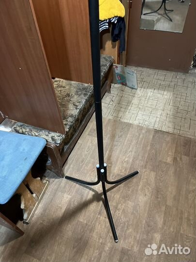 Вешалка напольная металлическая