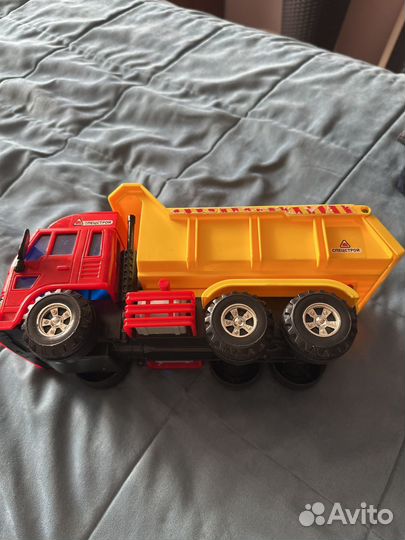 Игрушка грузовик